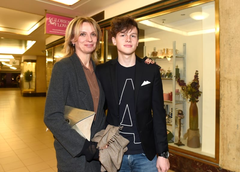 Ivana Chýlková se synem Jáchymem, kterého má s Janem Krausem.