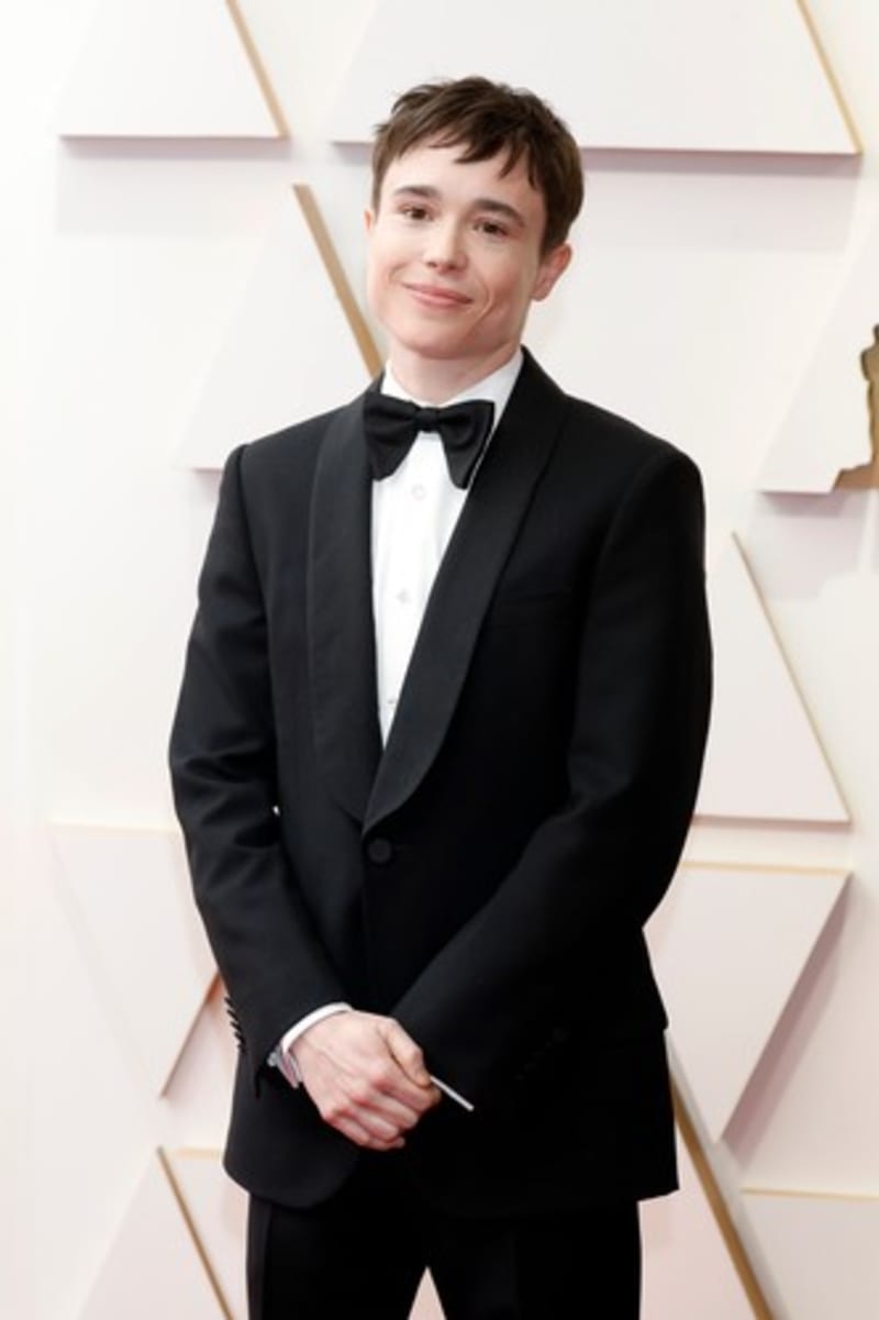 Na předávání Oscarů dorazil také herec Elliot Page, známý například z filmu Počátek. Page před dvěma lety na svém instagramovém profilu oznámil, že je transgender. 