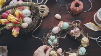 Velikonoční výzdoba: 8 nápadů na dekorace, které zvládnete vyrobit i s dětmi doma