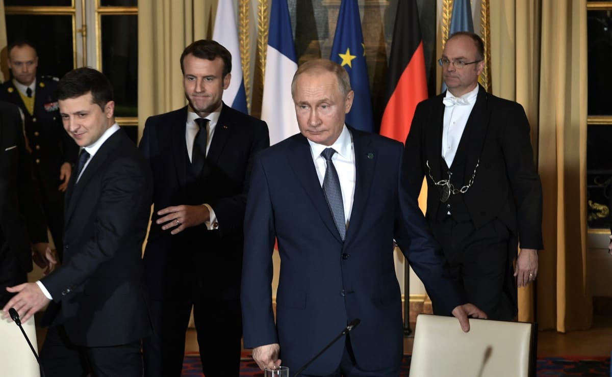Francouzský prezident Macron, ruský prezident Putin a ukrajinský prezident Zelenskyj se účastní summitu Normandské čtyřky (2019).