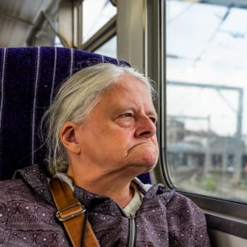 Seniorka ve vlaku