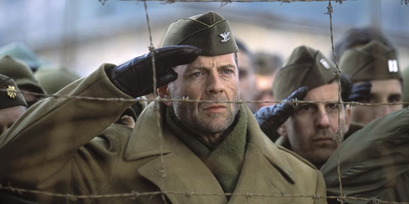 Bruce Willis ve filmu Hartova válka
