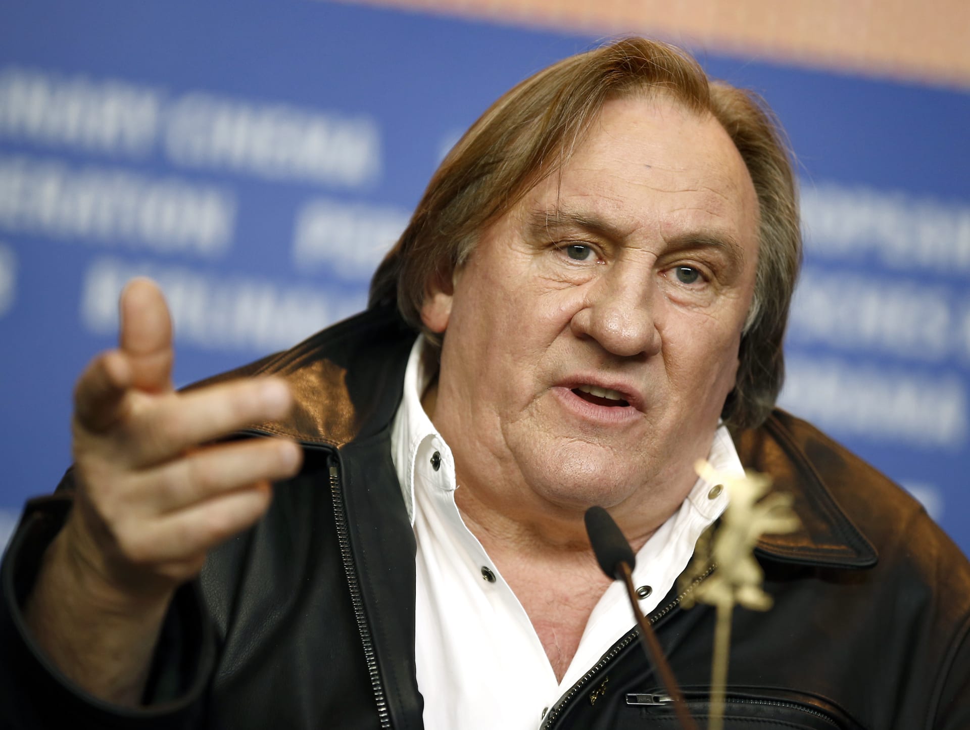 Gérard Depardieu měl sexuální narážky na tlumočnici. 