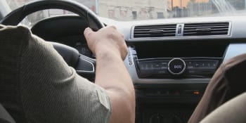 Expert varuje: Za volant už od 17 let? Ani o rok starší řidič nemusí být připraven