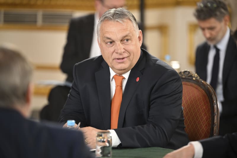 Premiér Viktor Orbán čelí po dlouhé době hrozbě, že u moci skončí.