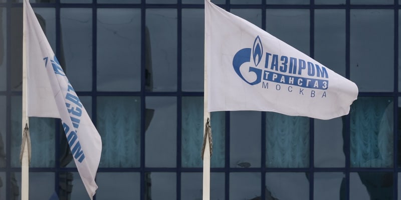 Vlajka s logem Gazpromu