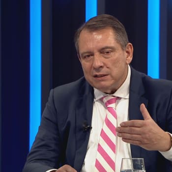 Bývalý premiér ČR Jiří Paroubek současnou vládu Petra Fialy kritizuje. 