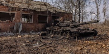 Rusové ničí vlastní zbraně a vydávají je za ukrajinské. Domů pak hlásí „úspěch“, tvrdí SBU