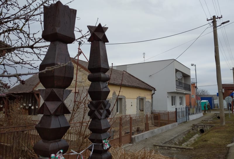 Veľké Slemence, obec rozpůlená mezi Slovensko a Ukrajinu. Teď dědinu navíc rozděluje válka.