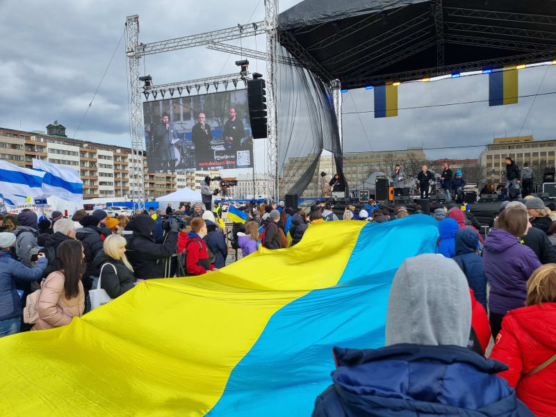 Na koncertu vystoupili také Ukrajinci, kteří do Česka utekli před válkou.