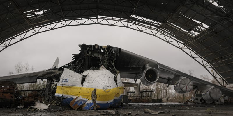 Hostomel a zničené letadlo Antonov An-225