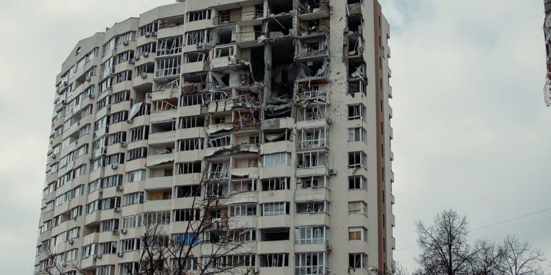 Zničená budova v Černigově