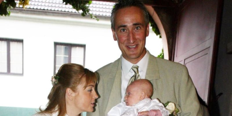 Křtiny, s exmnaželem Janem Bubeníkem a prvorozeným dítětem, dcera Matila se narodila v roce 2003 