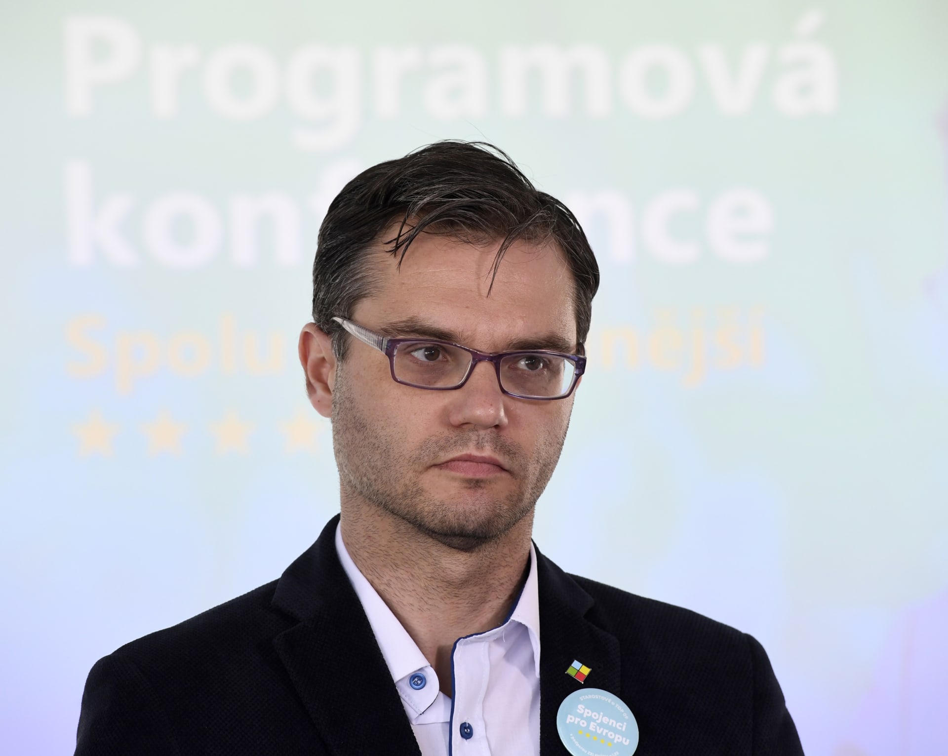 Europoslanec a bývalý místopředseda STAN Stanislav Polčák je dlouholetým blízkým přítelem Michala Redla. Polčák kvůli tomu pozastavil své členství v hnutí STAN.