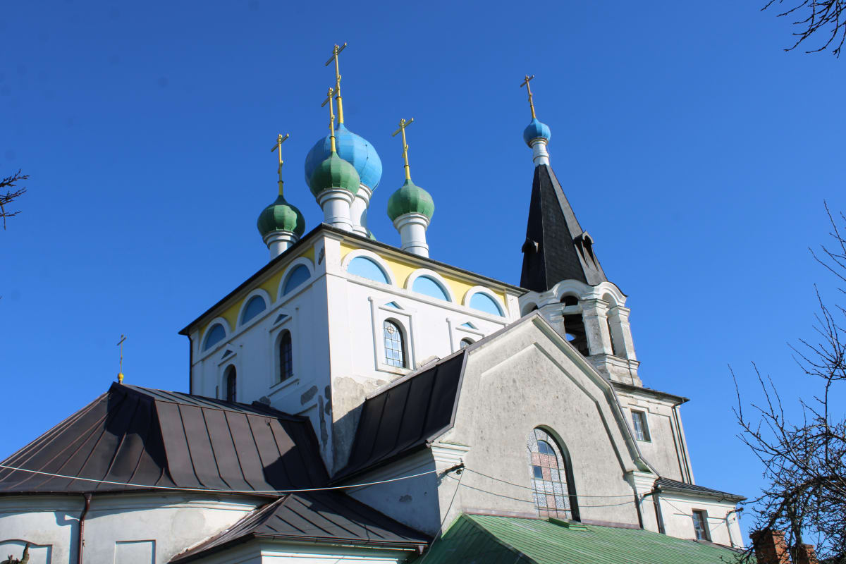 Pravoslavný kostel v Chudobíně vyprojektoval ukrajinský architekt Vsevolod Kolomackij.