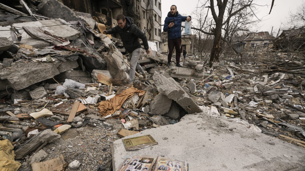 Většina budov v Borodjance je zničená. (5. března)