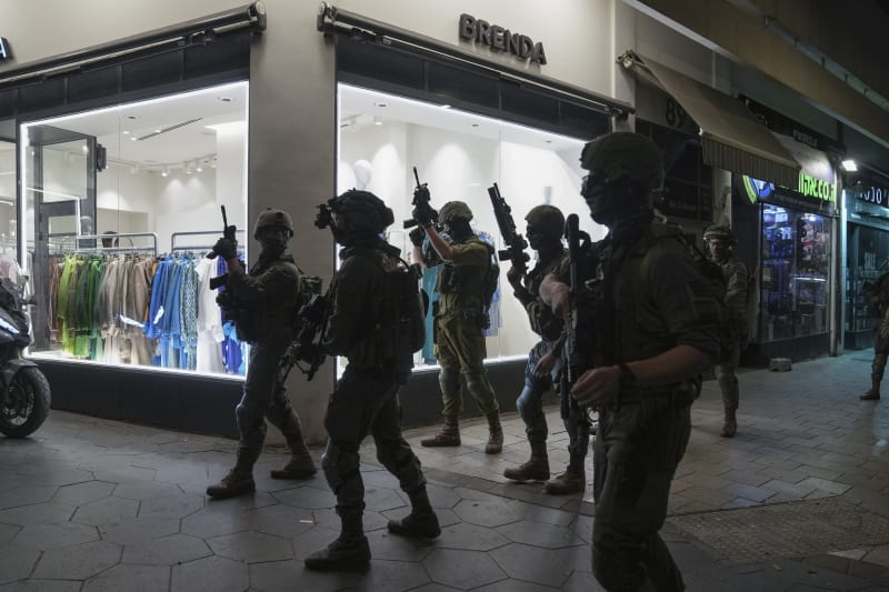 Izrael zažil další teroristický útok. Po střelbě v Tel Avivu zemřeli minimálně dva lidé.
