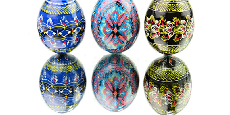 Tradiční ukrajinské kraslice zvané pysanky se vyskytují zejména na západě země