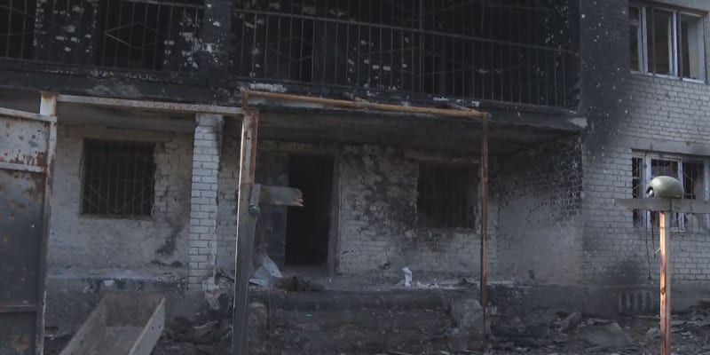 Zničená budova ruského velitelství kousek od Charkova.