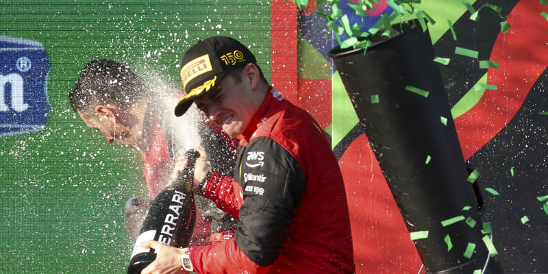 Monacký závodník Charles Leclerc ovládl Velkou cenu Austrálie vozů formule 1.