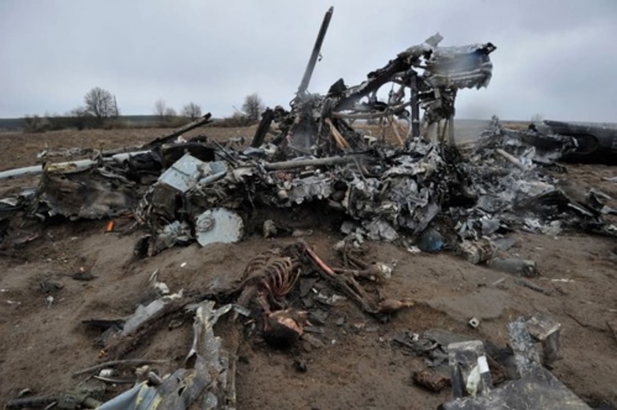 Zbytky ruské vojenské helikoptéry u obce Havronščyna