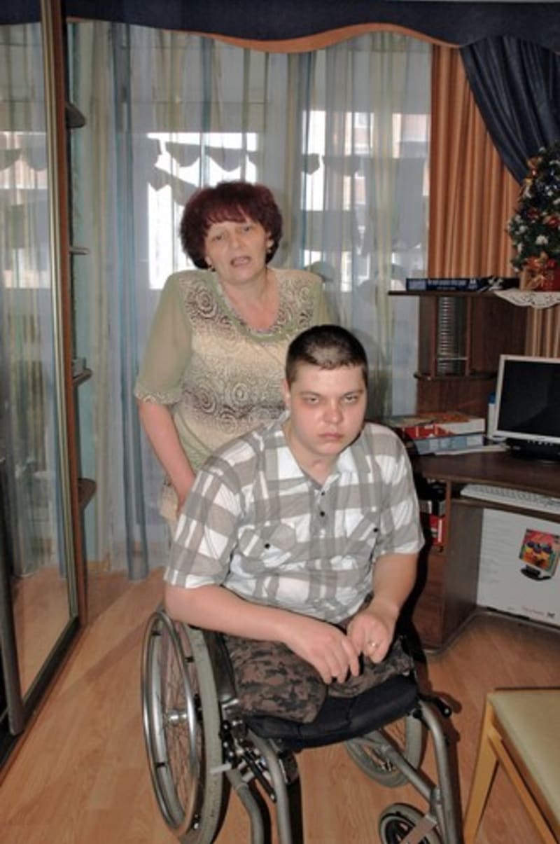 Ruský voják Andrej Sergejevič Syčjov s maminkou Galinou