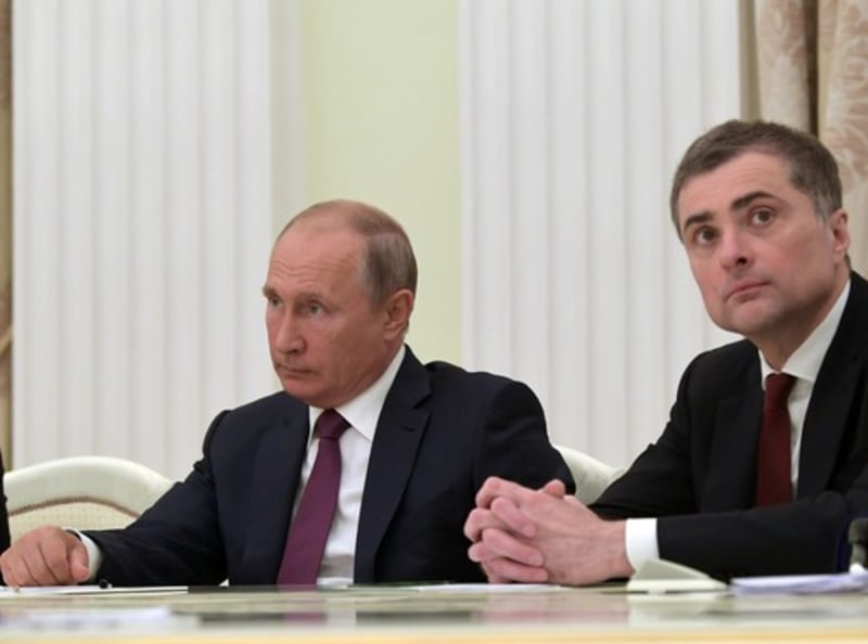 Vladislav Surkov ještě ve funkci poradce prezidenta Vladimira Putina