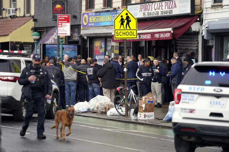 Útok v newyorském metru si vyžádal několik raněných.