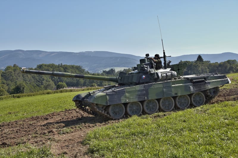Sovětský tank T-72 v rukou české armády