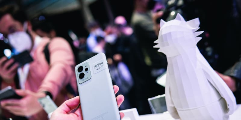 Společnost realme představila na konferenci v Barceloně prémiovou řadu mobilních telefonů GT 2.