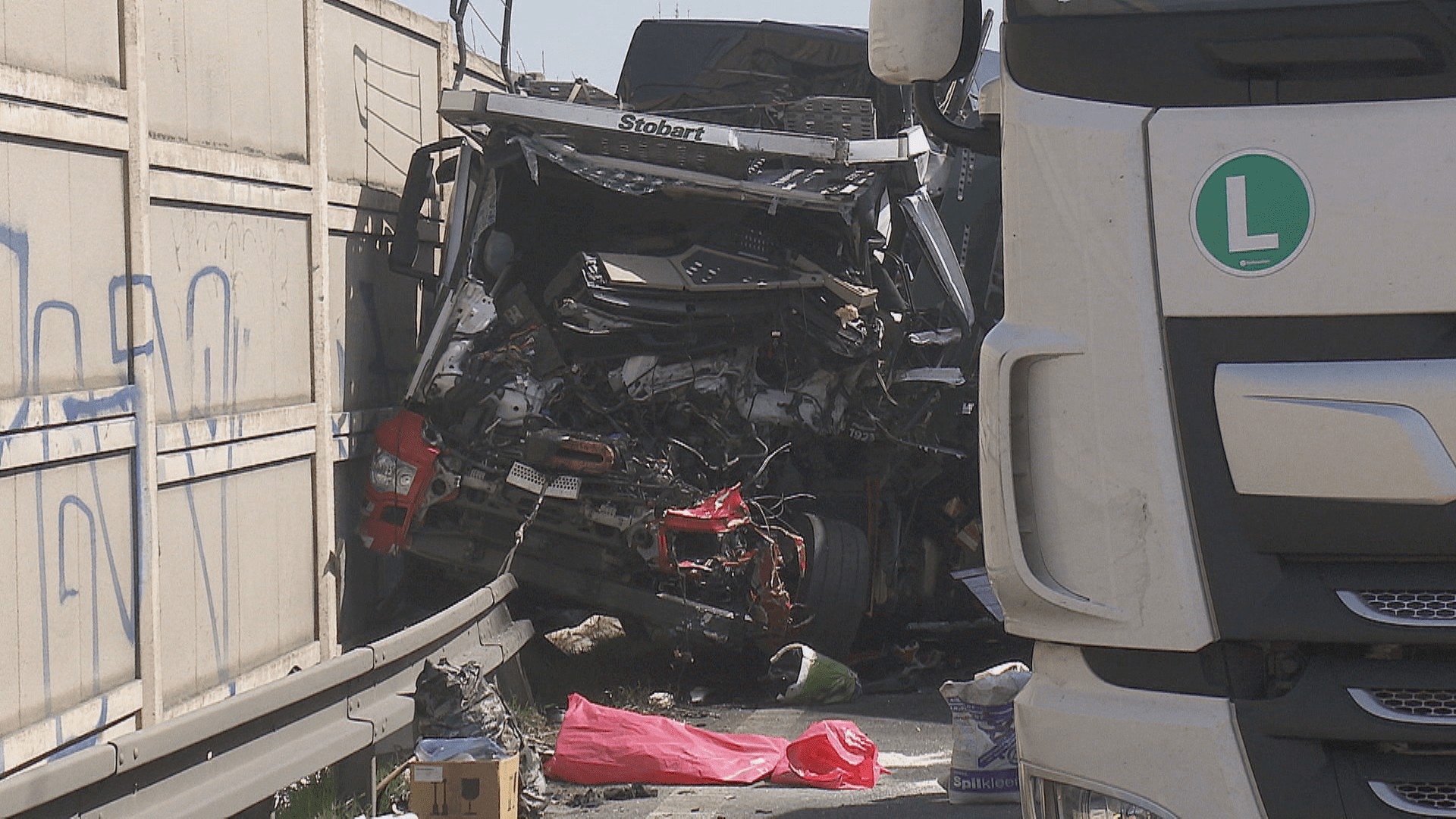 Nehoda dvou kamionů zablokovala provoz dálnice D1.