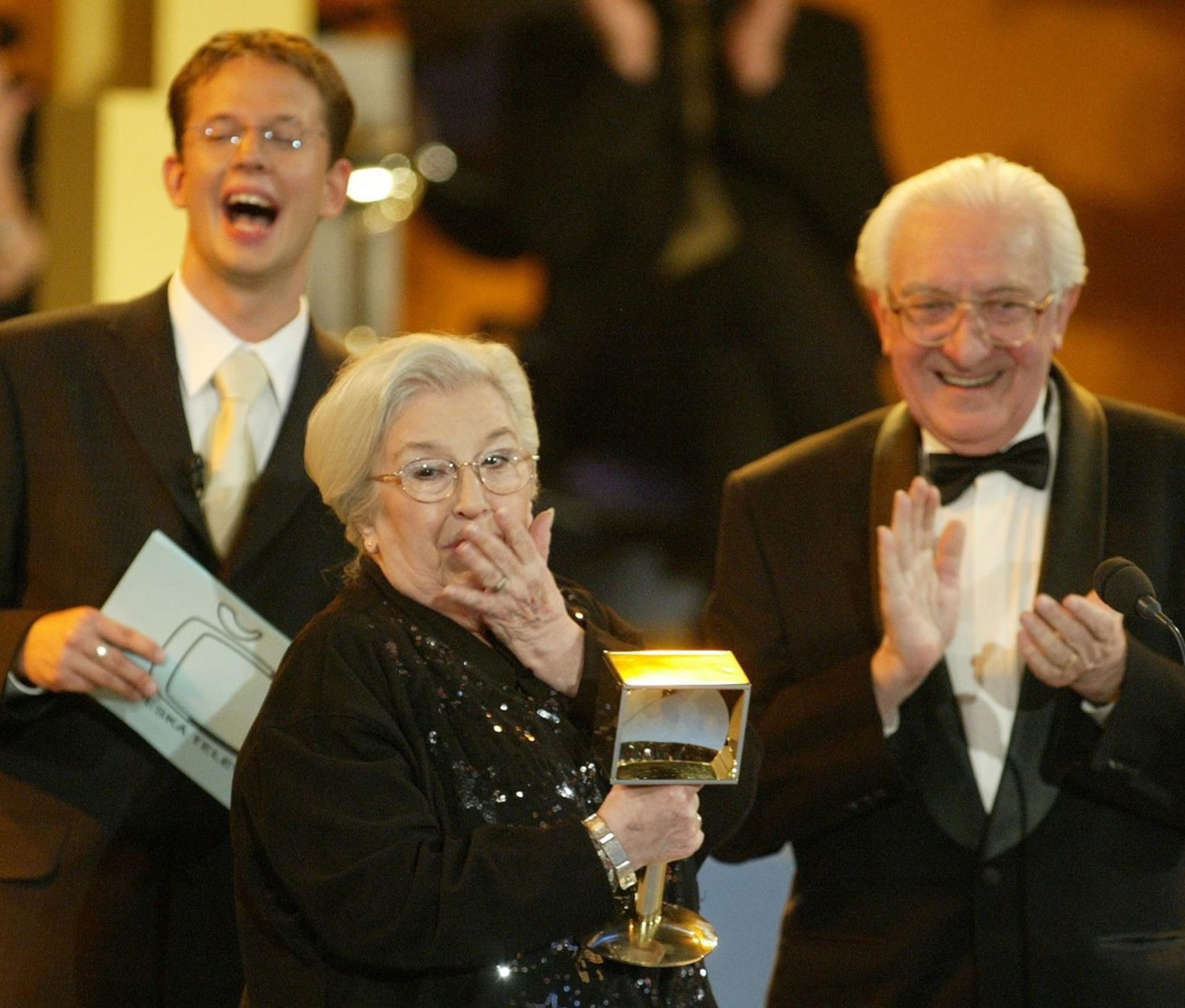 Herečka Stella Zázvorková dostala Herečka Stella cenu TýTý (2003).