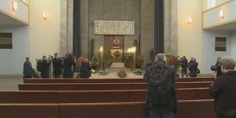 Pohřeb učitele v pražských strašnicích