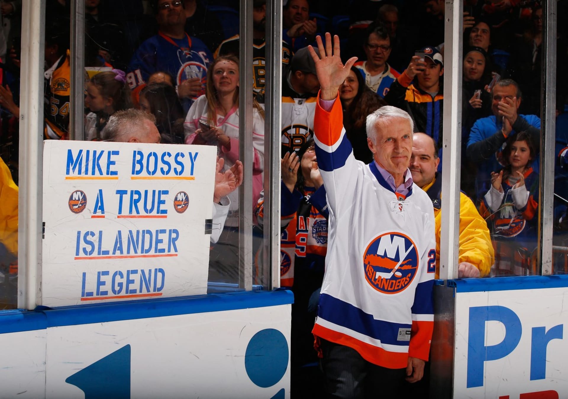 Mike Bossy zemřel ve věku 65 let.
