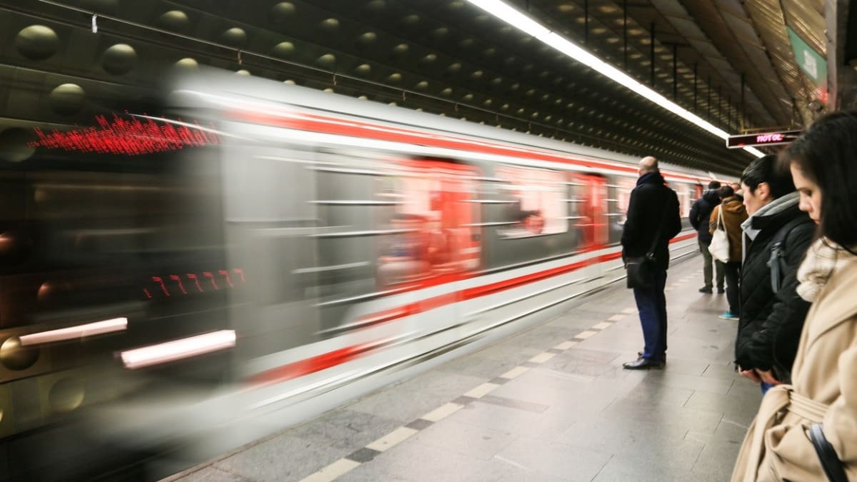 V sobotu ráno usmrtilo metro ve stanici Můstek člověka. (Ilustrační snímek)