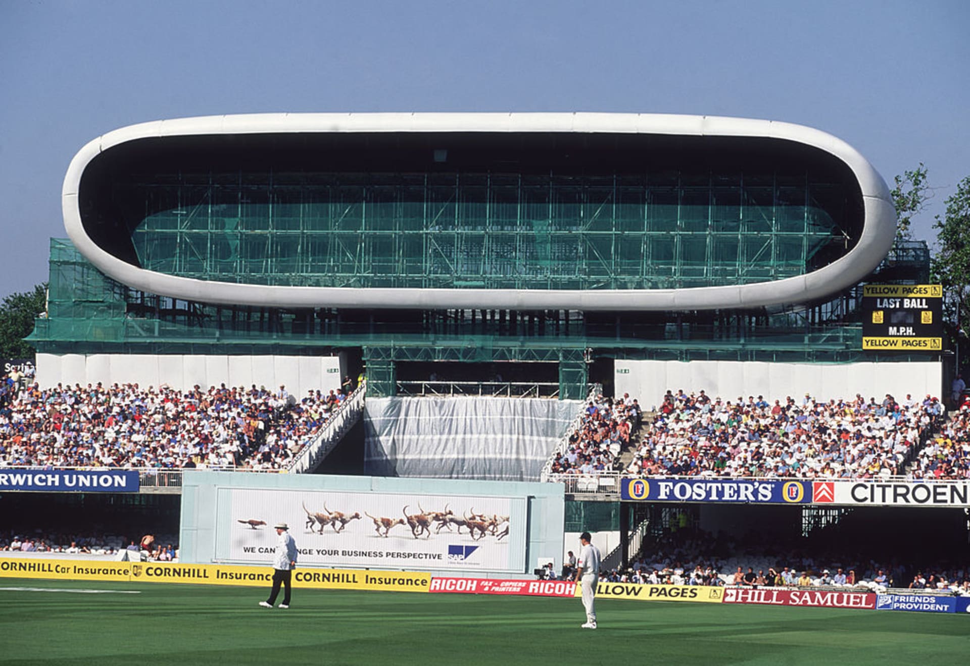 Lord's Media Centre, Londýn (1994) – tiskové centrum na londýnském kriketovém stadionu. Oceněno cenou Stirling Prize