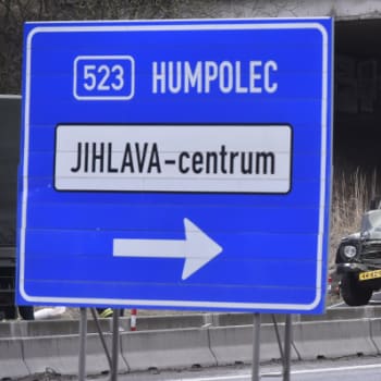 Na dálničním přivaděči u Jihlavy se srazila auta nizozemské armády.