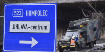 Chaos nizozemské armády v Česku. U Jihlavy se srazilo pět aut konvoje, dva vojáci zranění