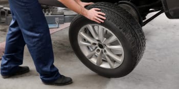 Čas letních pneumatik je definitivně tu. Jak vybrat nejlepší a které to jsou?