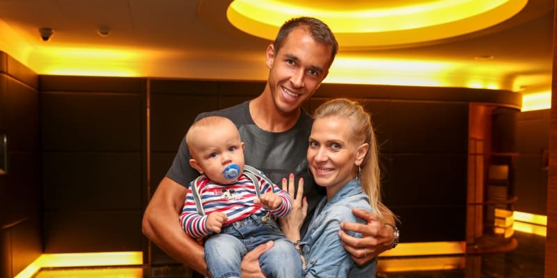 Lukáš Rosol s bývalou manželkou Michaelou Ochotskou a jejich synem Andreasem.