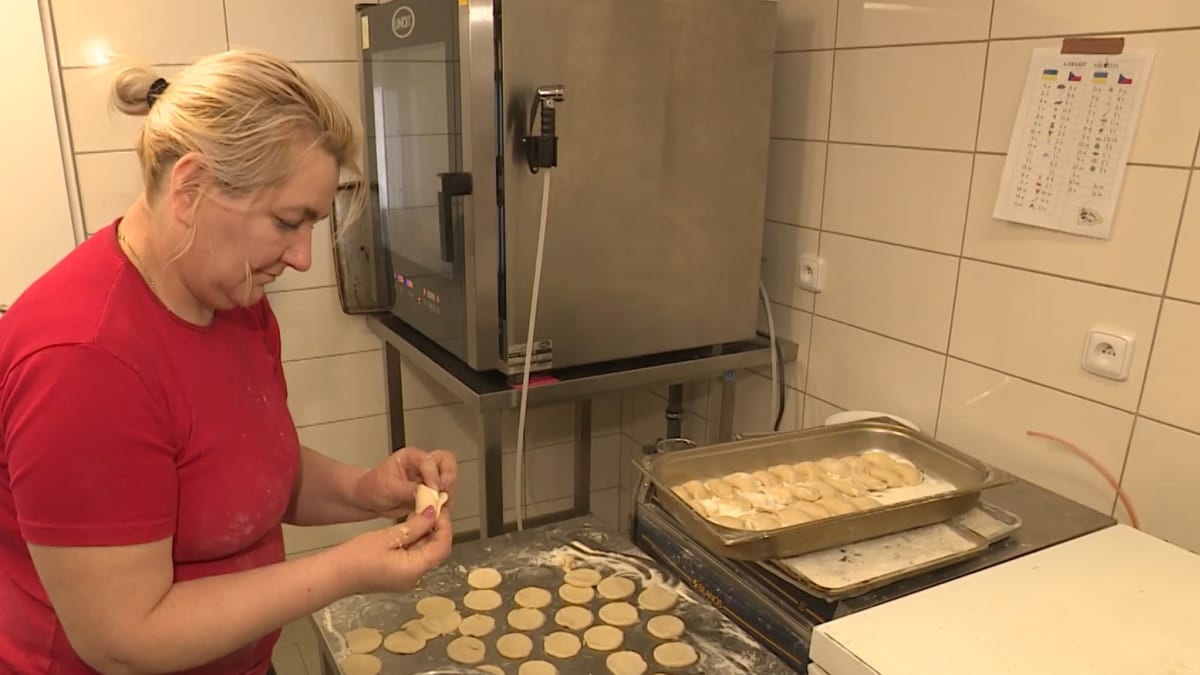 Ukrajinky v Česku například vaří