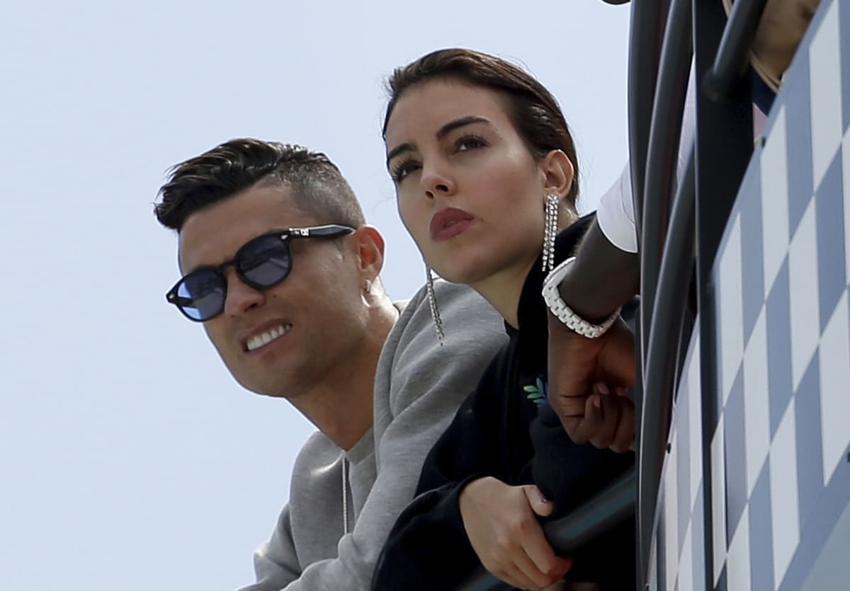 Cristiano Ronaldo s partnerkou Georginou Rodriguezovou na Velké ceně Monaka (2019)
