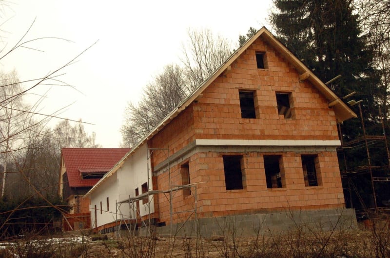Ze stavby nového domu na místě Brodského chalupy ve Slunečné