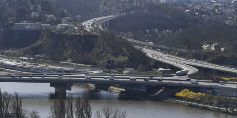 Barrandovský most je nejvytíženější tepnou v České republice