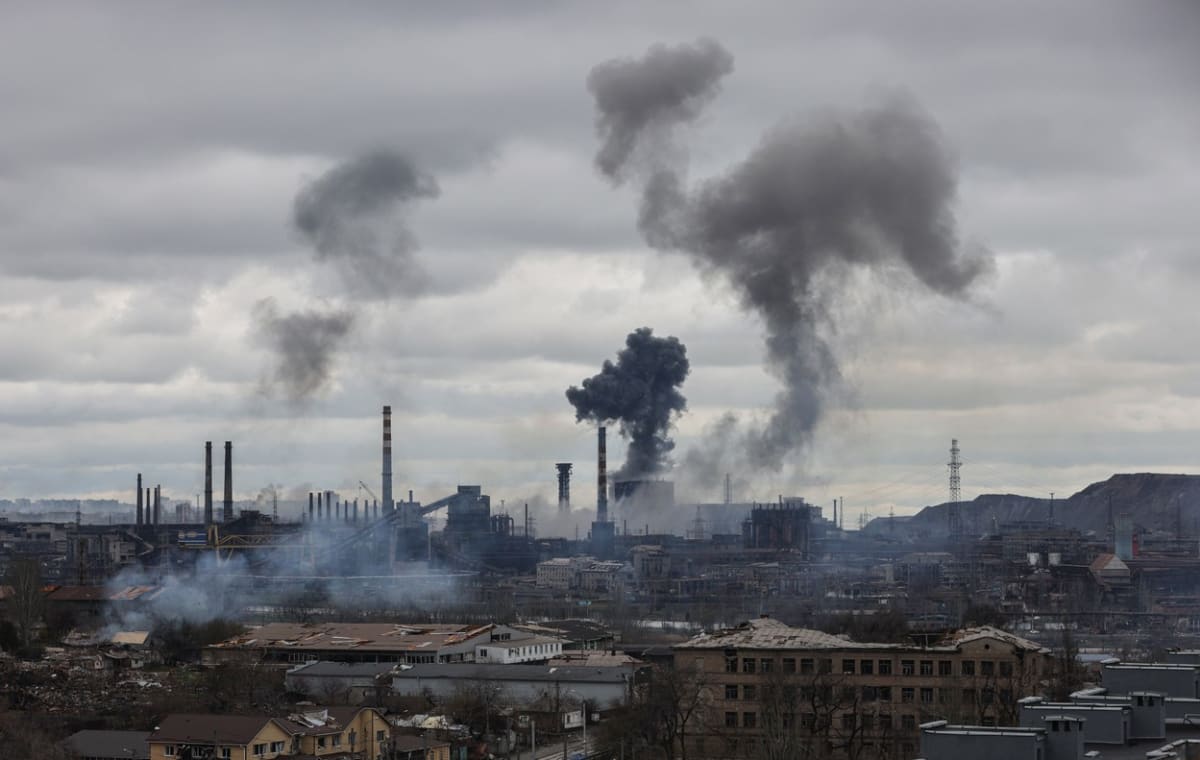 Ocelárny Azovstal pod ruským útokem