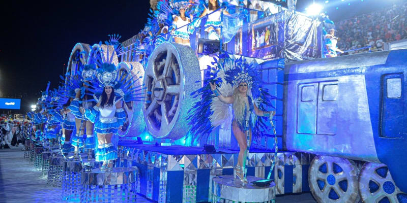 Jeden z nejnápaditějších alegorických vozů karnevalu 2022 v brazilském Riu de Janeiru. 