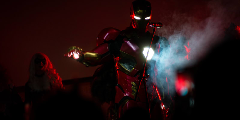 Pražský primátor Zdeněk Hřib (Piráti) se na Comic-Conu 2022 objevil v kostýmu superhrdiny Iron Mana.