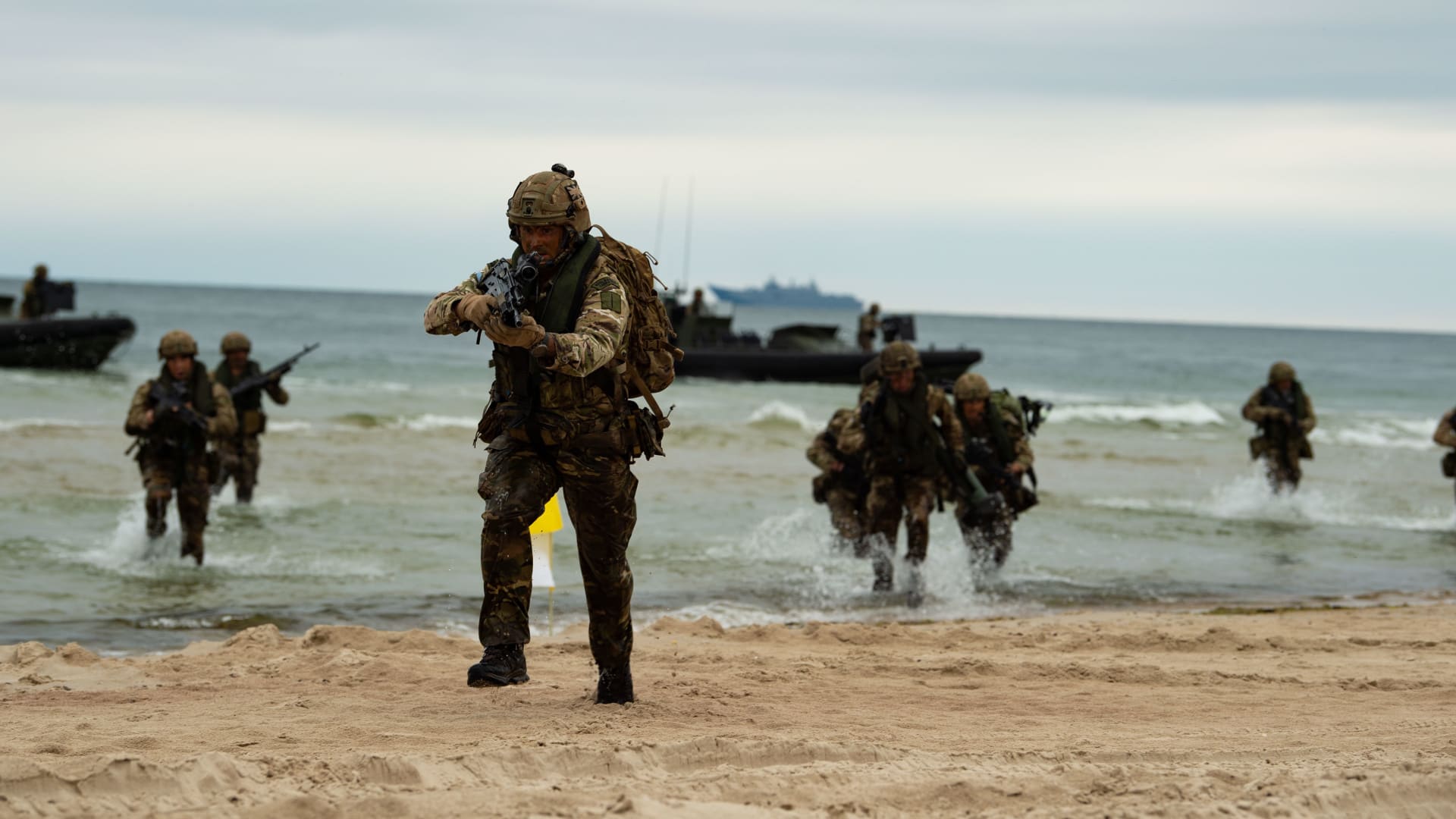 Co nejvíce ohrožuje (nejen) americkou armádu? Klima Fotografie zachycuje britského vojáka na mezinárodním cvičení Baltic 2019.