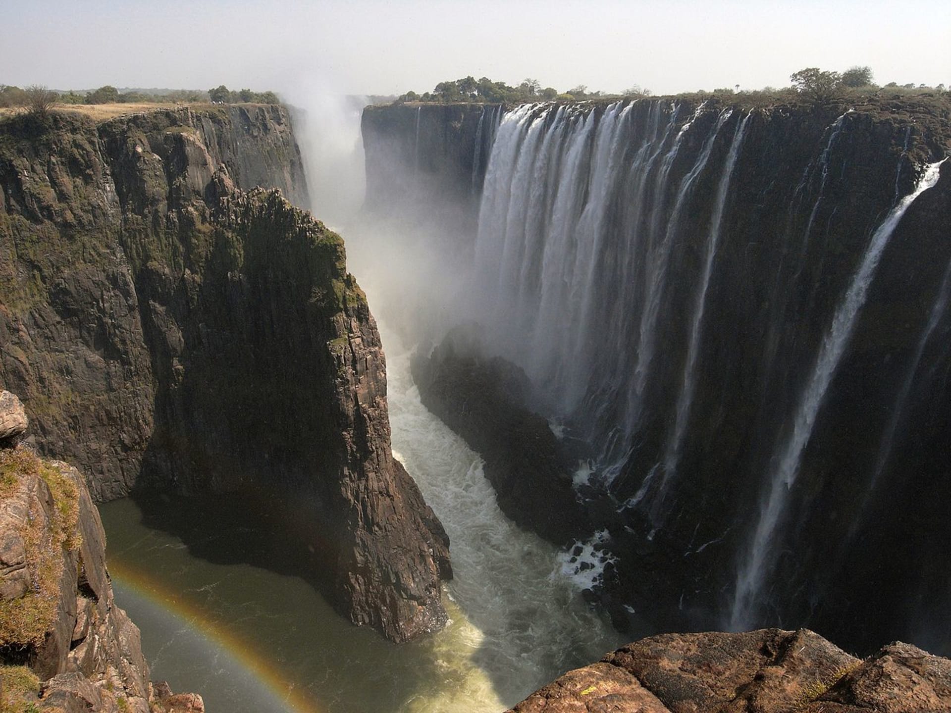 Viktoriiny vodopády ze strany Zambie