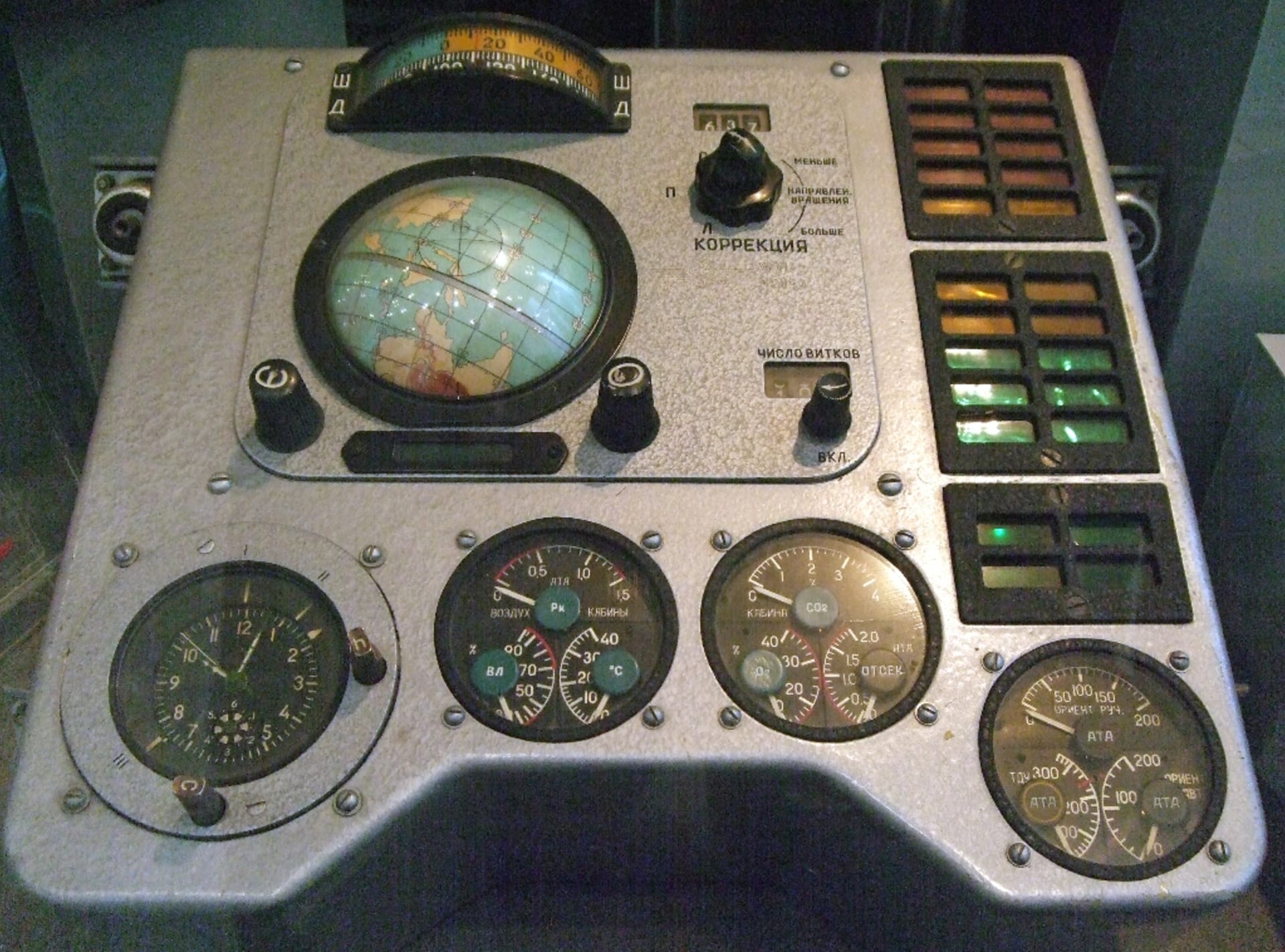 Ovládací panel Gagarinovy lodi Vostok 1